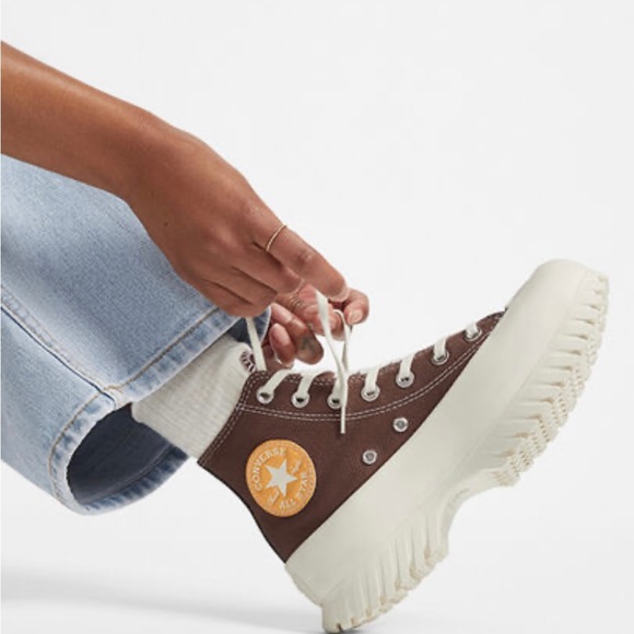 CONVERSE Chuck Taylor All Star Lugged 2.0Womens High Top Shoes